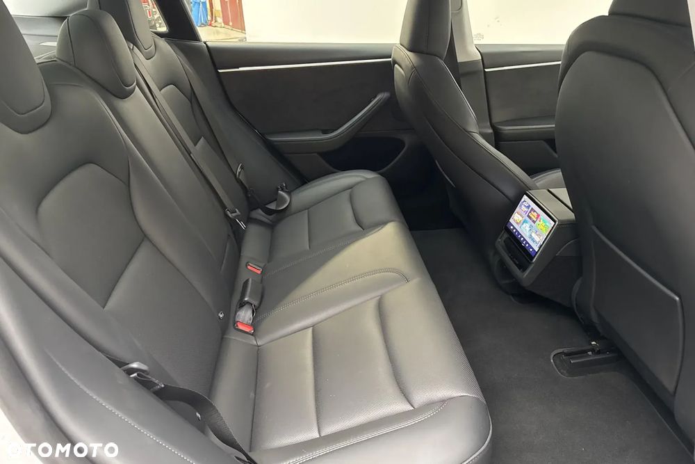 Tesla Model 3 Langstreckenbatterie Allradantrieb Dual Motor - 8