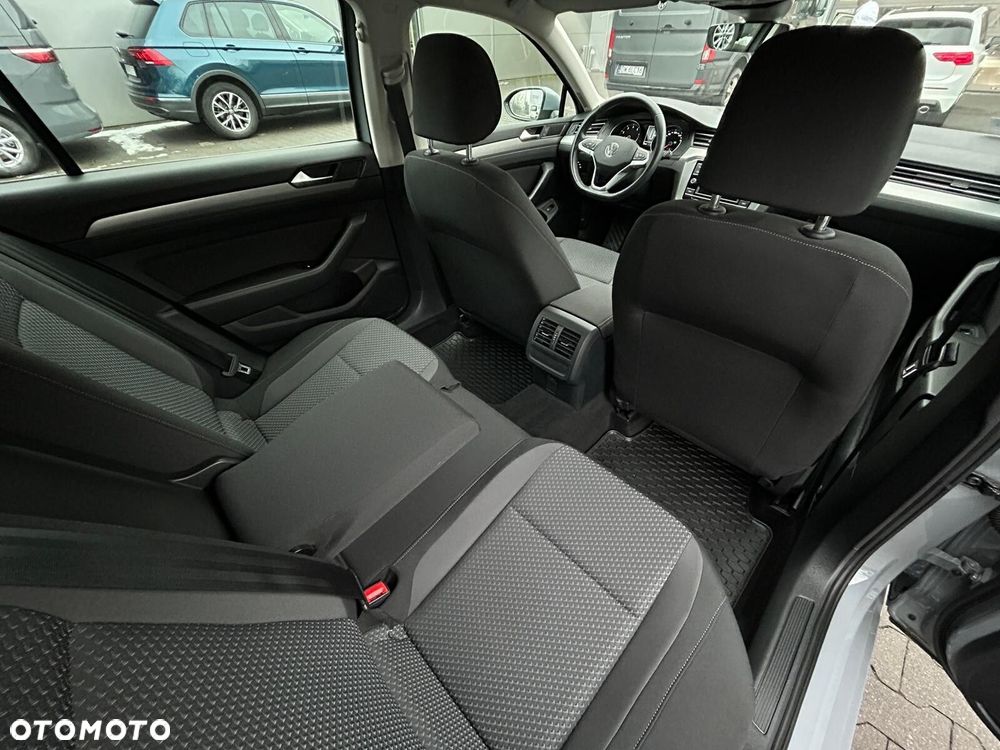 Volkswagen Passat - 9
