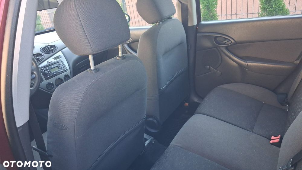 Ford Focus 1.6 X100 - 10