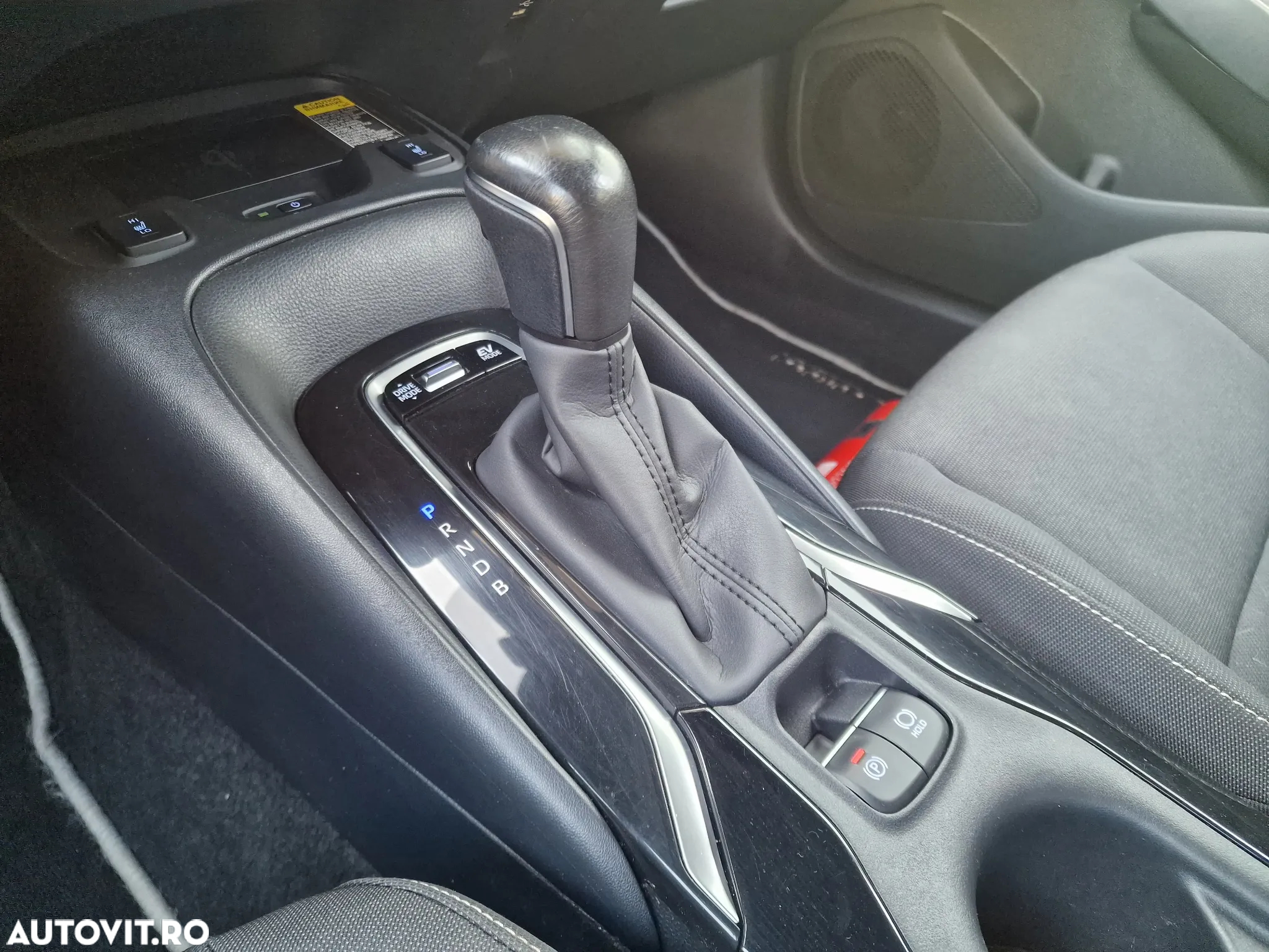 Toyota Corolla 1.8 HSD TS Dynamic - 19