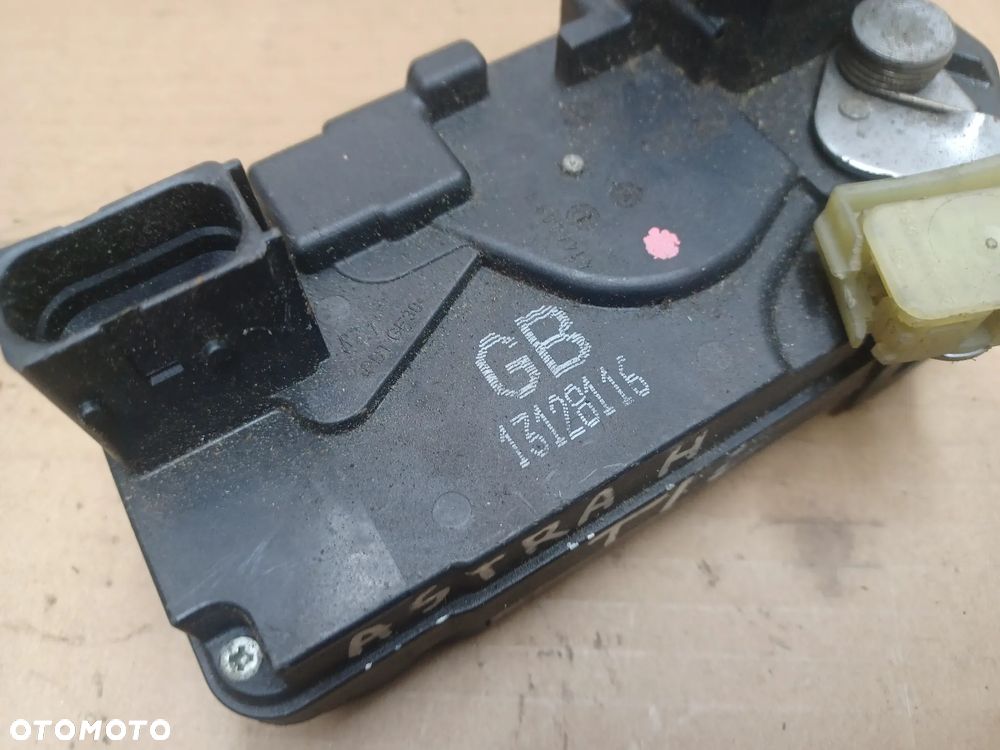 ZAMEK DRZWI PRAWY TYŁ ASTRA H 13128116GB - 3