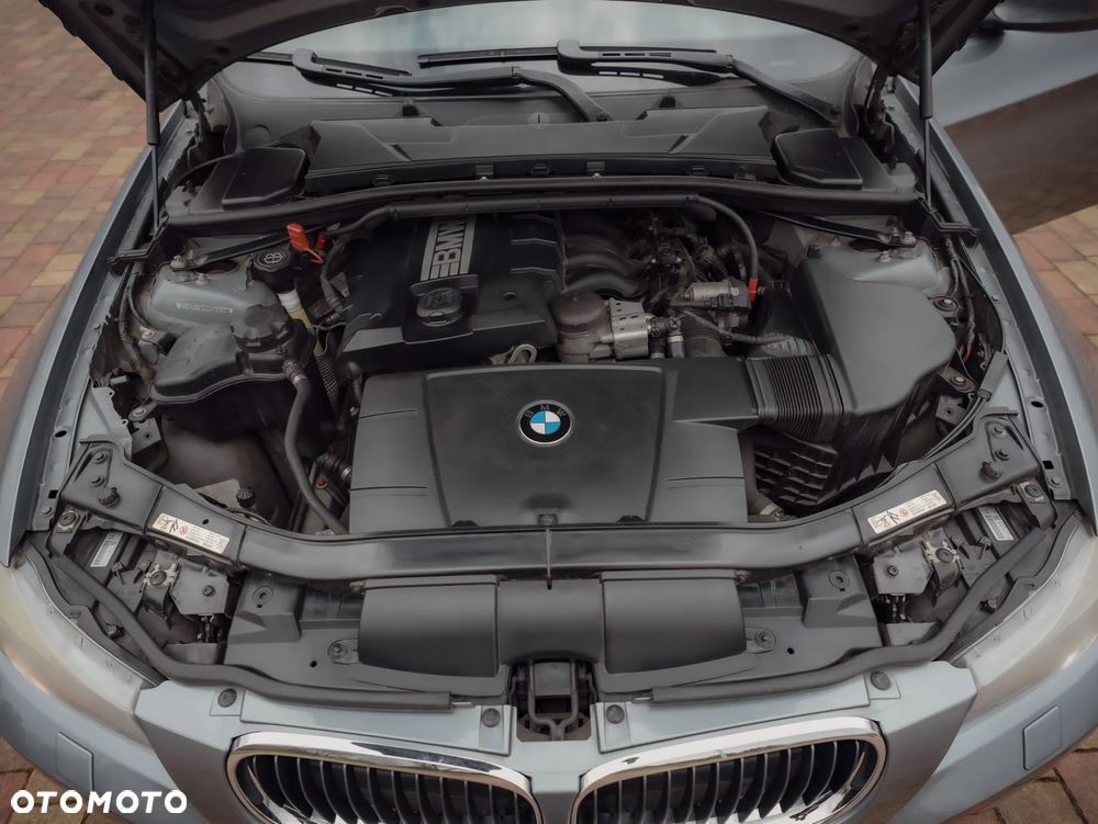 BMW Seria 3 320i Edition Exclusive - 36