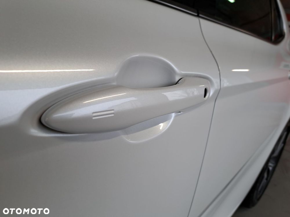 Toyota Camry 2.5 Hybrid Executive CVT - 33