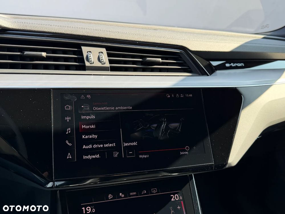 Audi Q8 Sportback e-tron - 16
