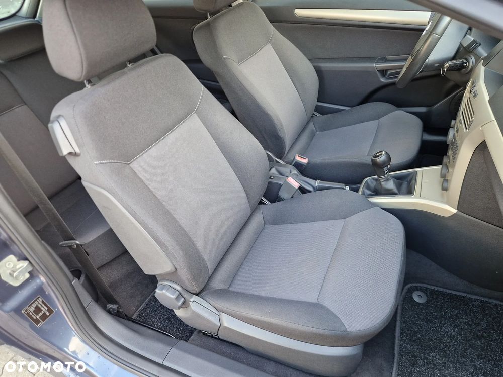Opel Astra 1.6 Sport - 19