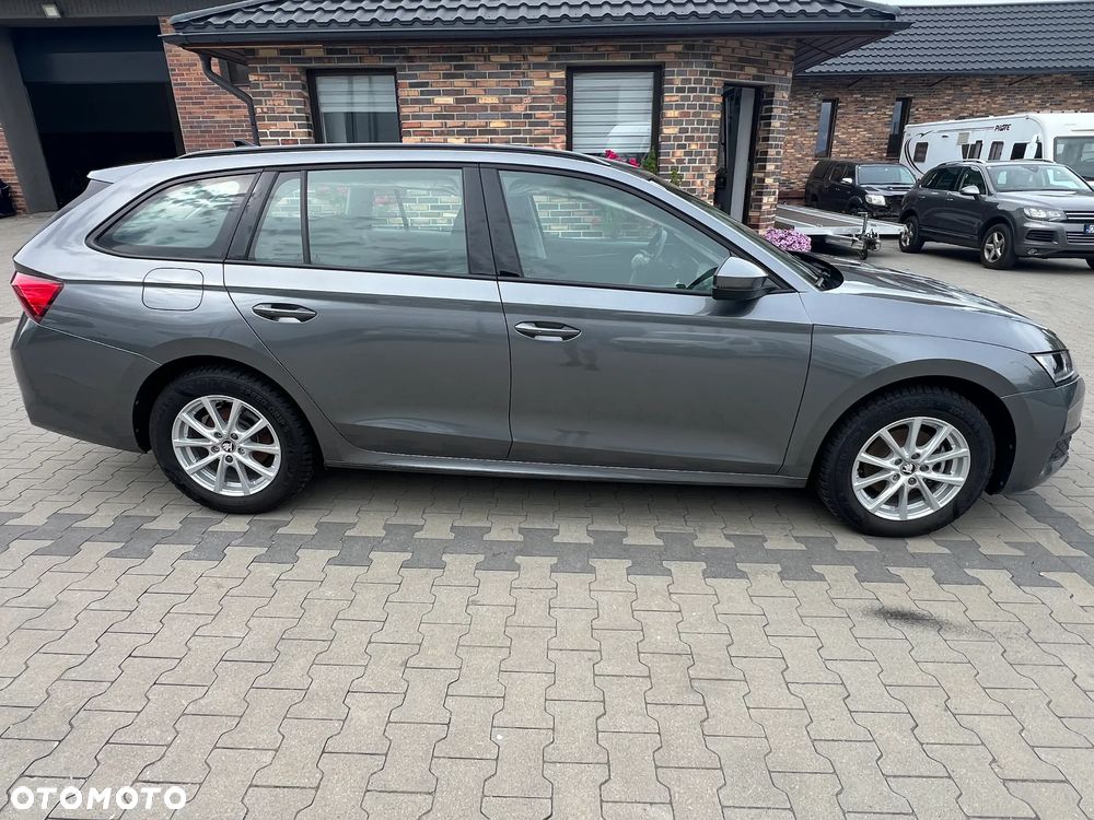Skoda Octavia 2024 photo 2
