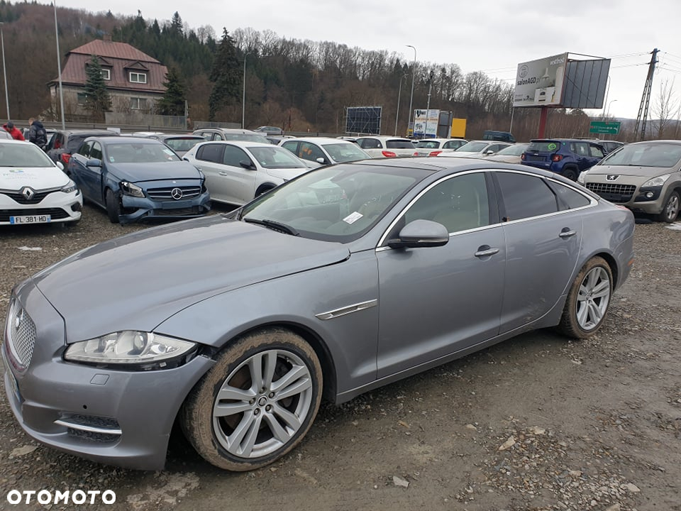 Jaguar XJ 3.0 D V6 Luxury - 11