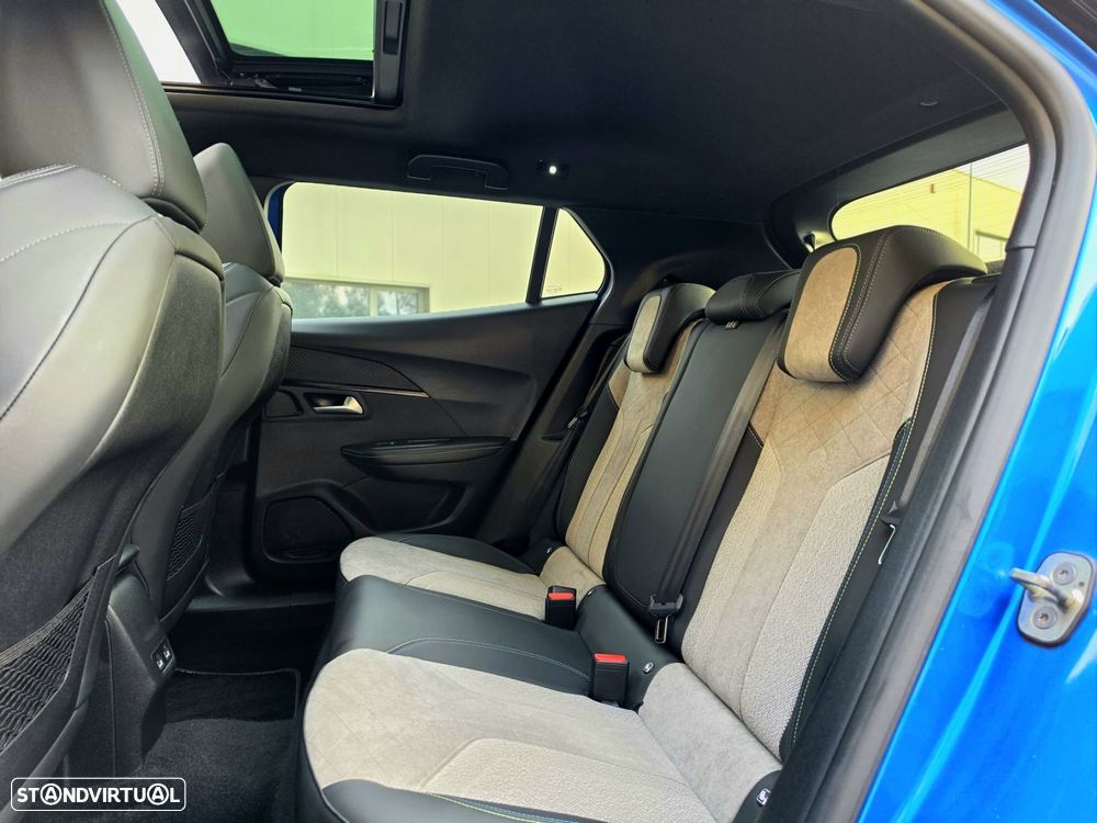 Peugeot e-2008 50 kWh GT - 33
