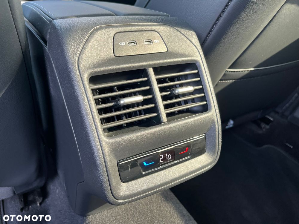 Volkswagen Passat 2.0 TDI SCR DSG Business - 36