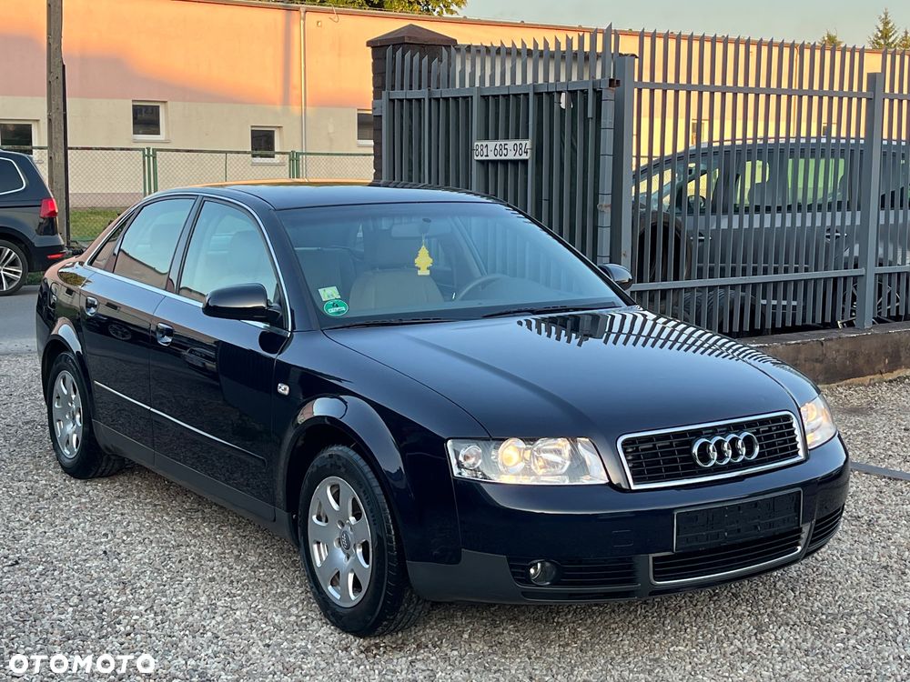 Audi A4 Limousine - 3