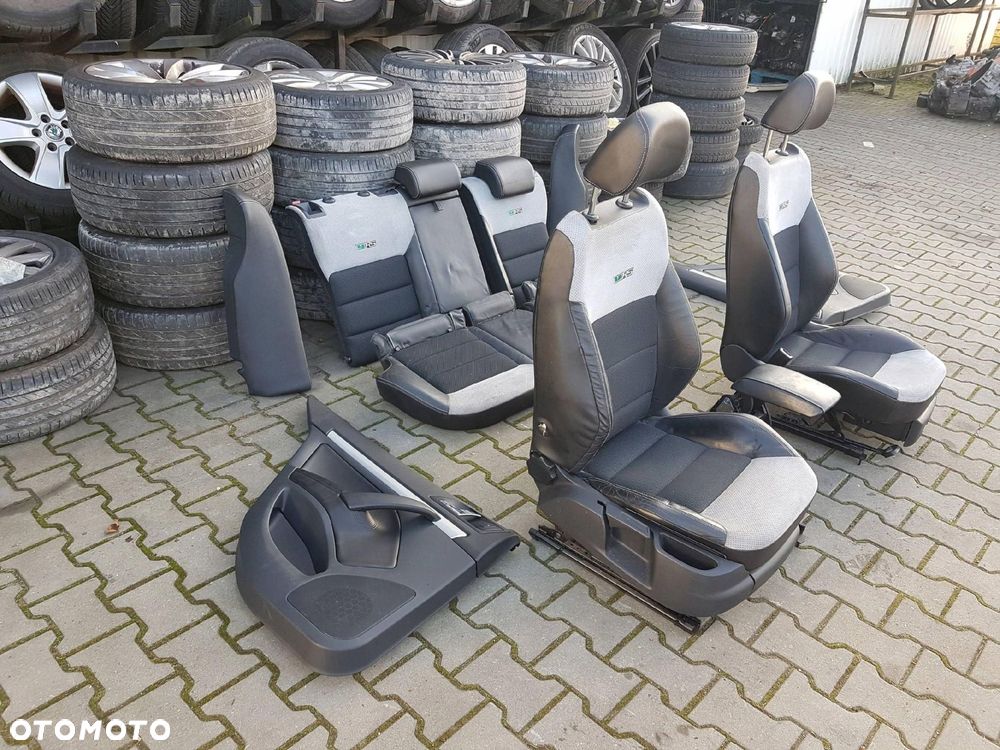 SKODA OCTAVIA 2 II HB VRS RS FOTELE KANAPA - 3