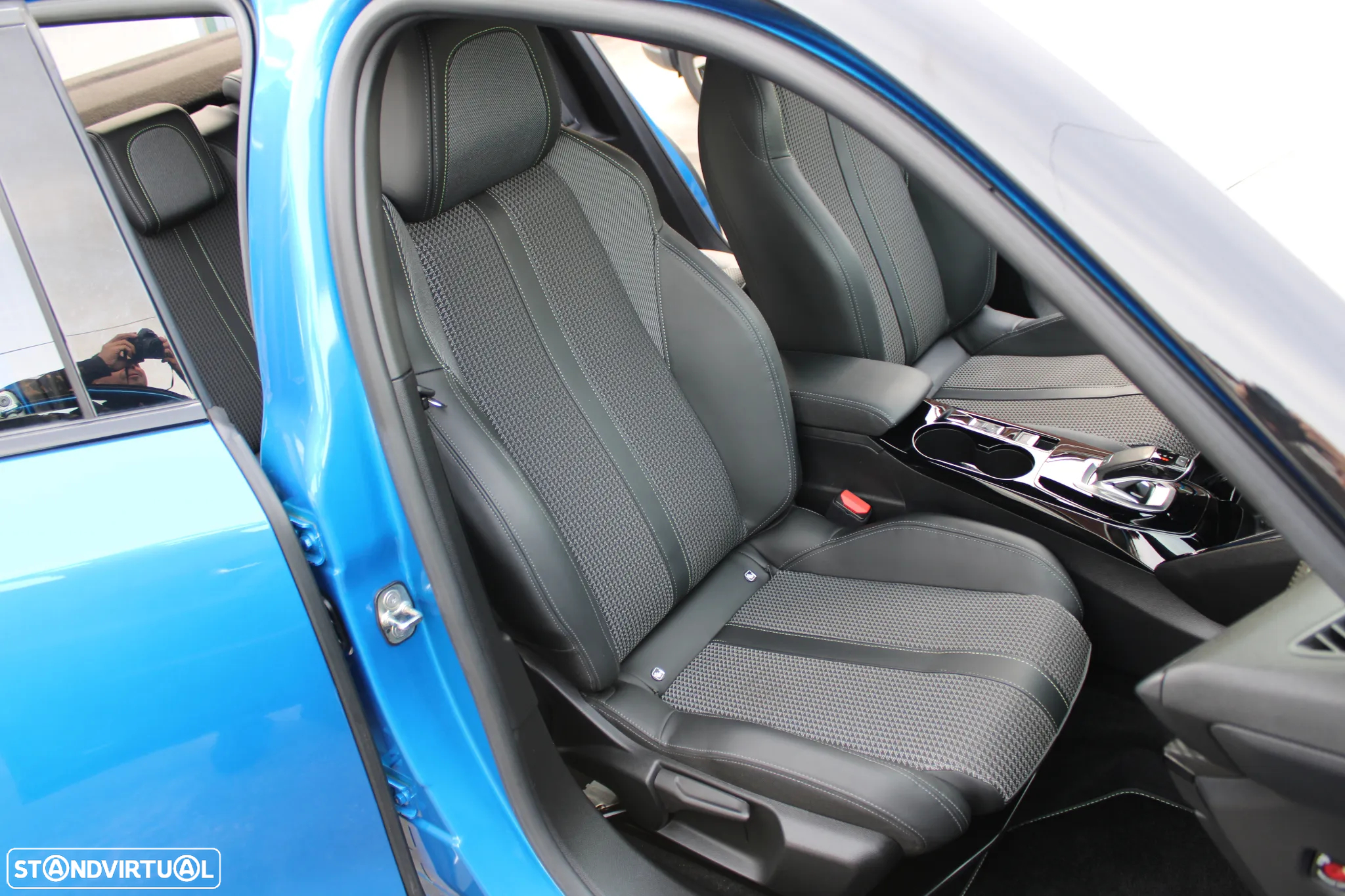 Peugeot 2008 1.5 BlueHDi GT Pack EAT8 - 31