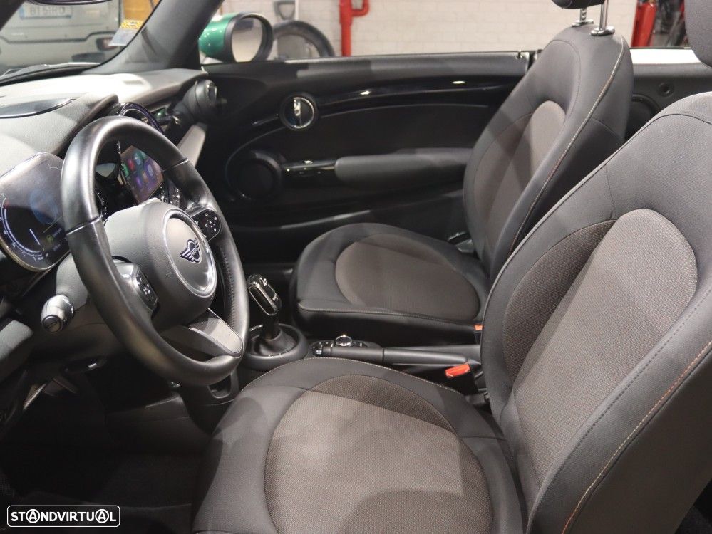 MINI Cabrio Cooper Premium Classic Auto - 9