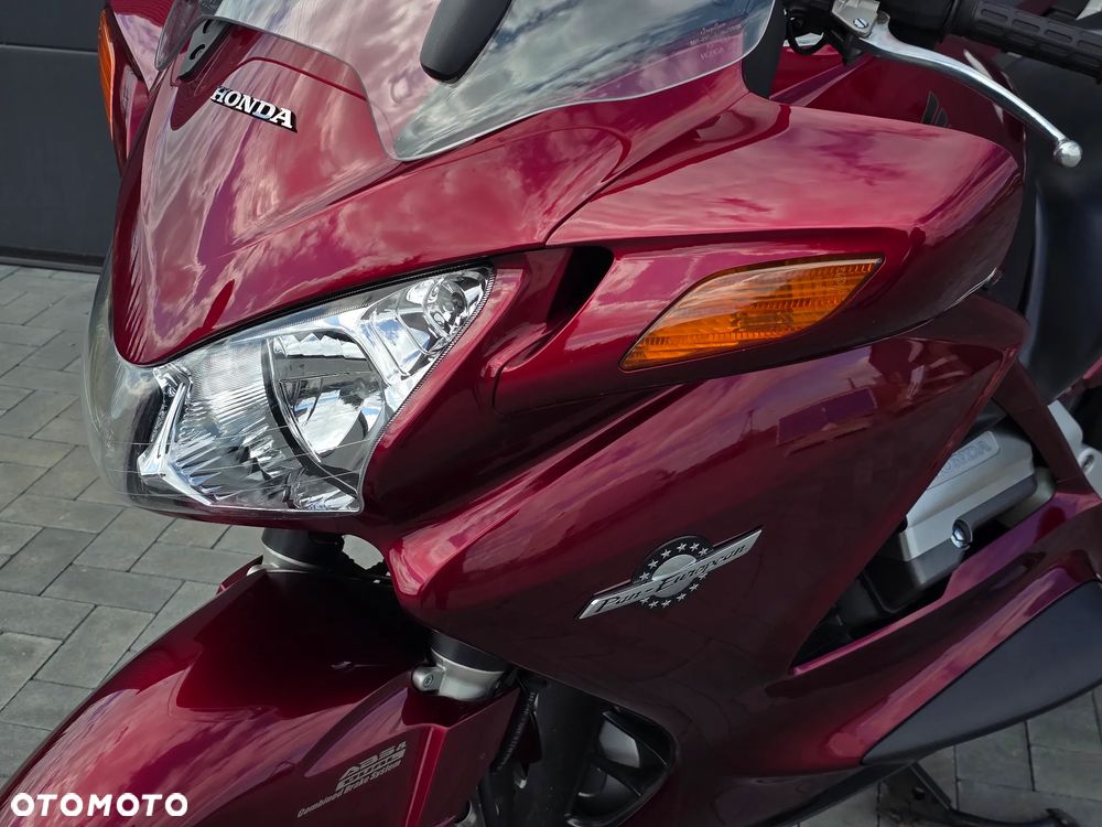 Honda ST - 16
