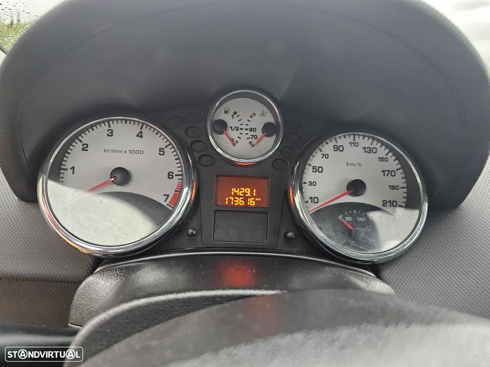 Peugeot 207 1.4 16V Trendy - 10