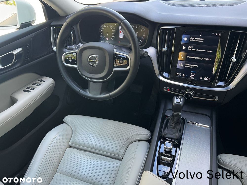 Volvo V60 Cross Country - 14