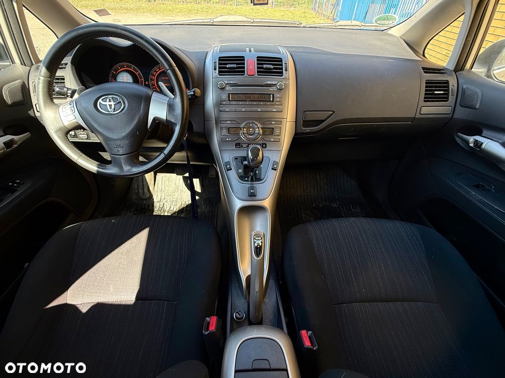 Toyota Auris 1.6 MultiMode Executive - 17