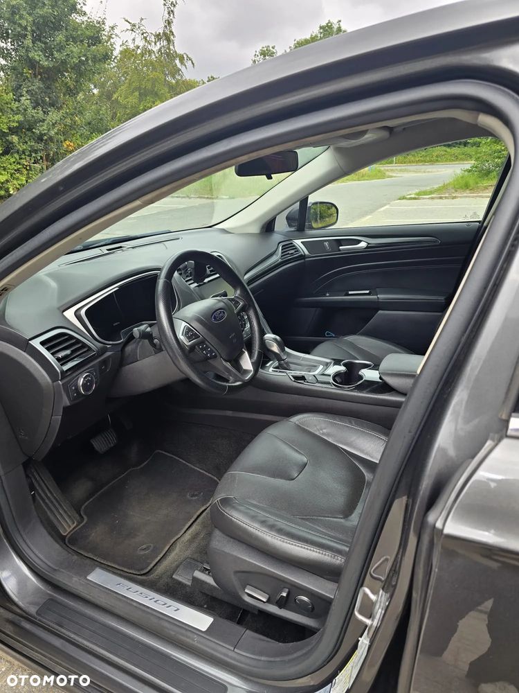 Ford Fusion 2.0 EcoBoost Titanium - 17