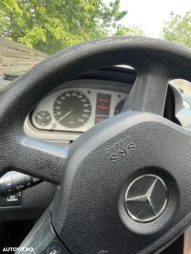 Mercedes-Benz B 180 - 5