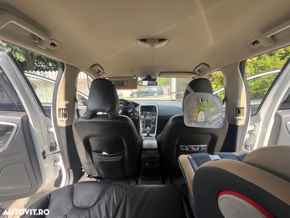 Volvo XC 60 D5AWD R-Design - 6