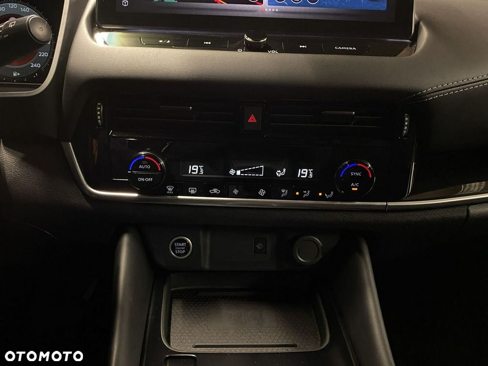 Nissan Qashqai 1.3 DIG-T N-Connecta DCT - 31