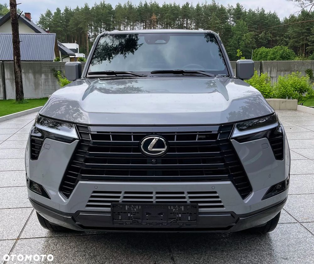 Lexus GX - 1