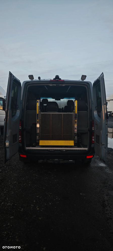 Mercedes-Benz Sprinter - 25