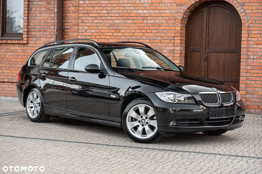 BMW Seria 3 330i - 1