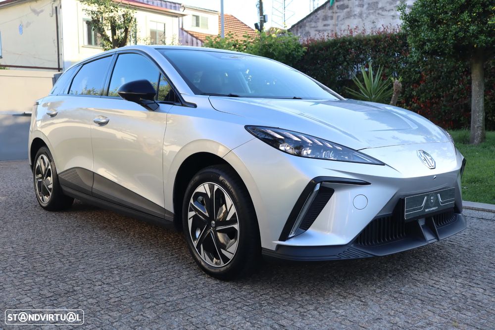 MG MG4 64 kWh Luxury - 2