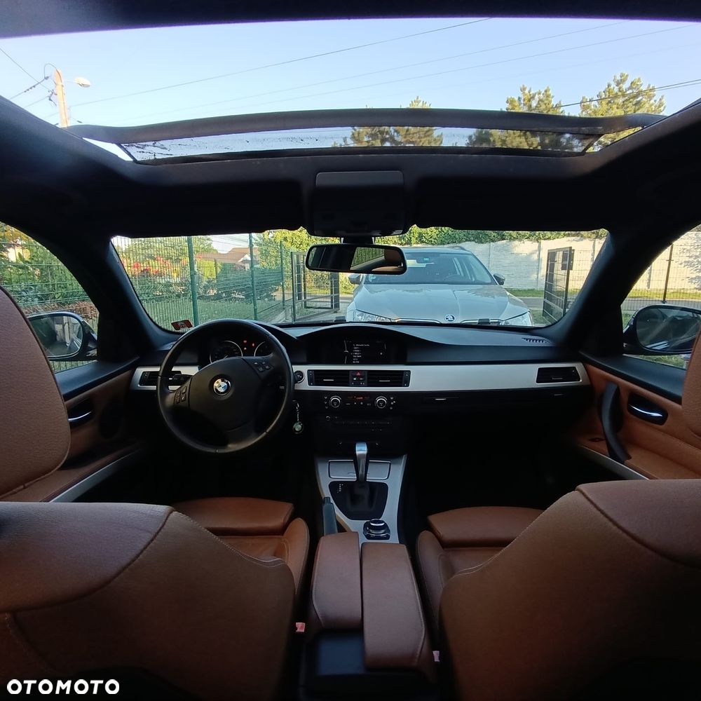 BMW Seria 3 330i - 5