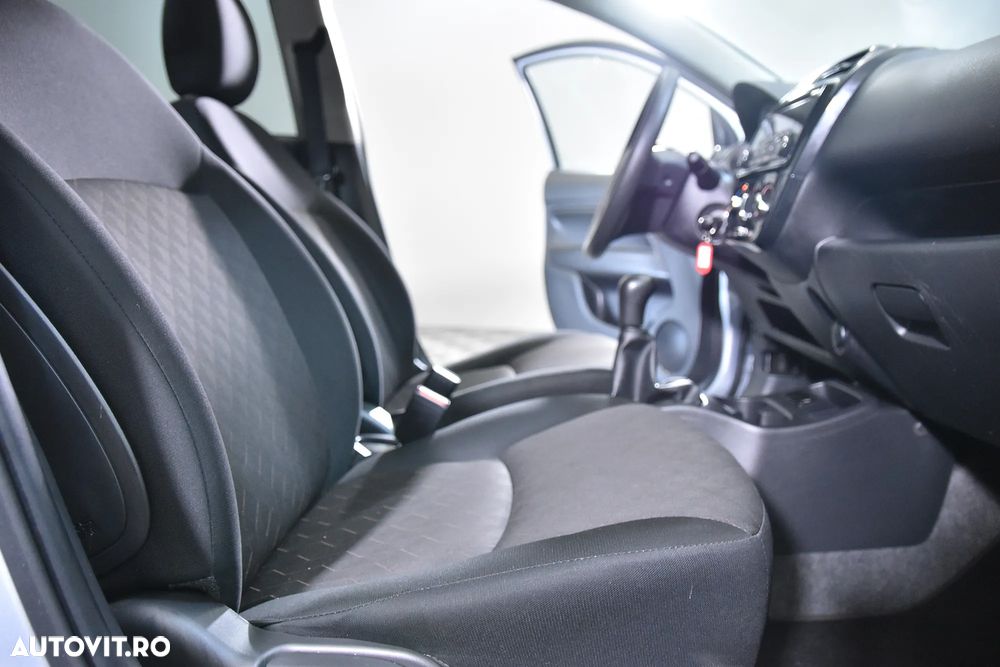 Mitsubishi Space Star - 11