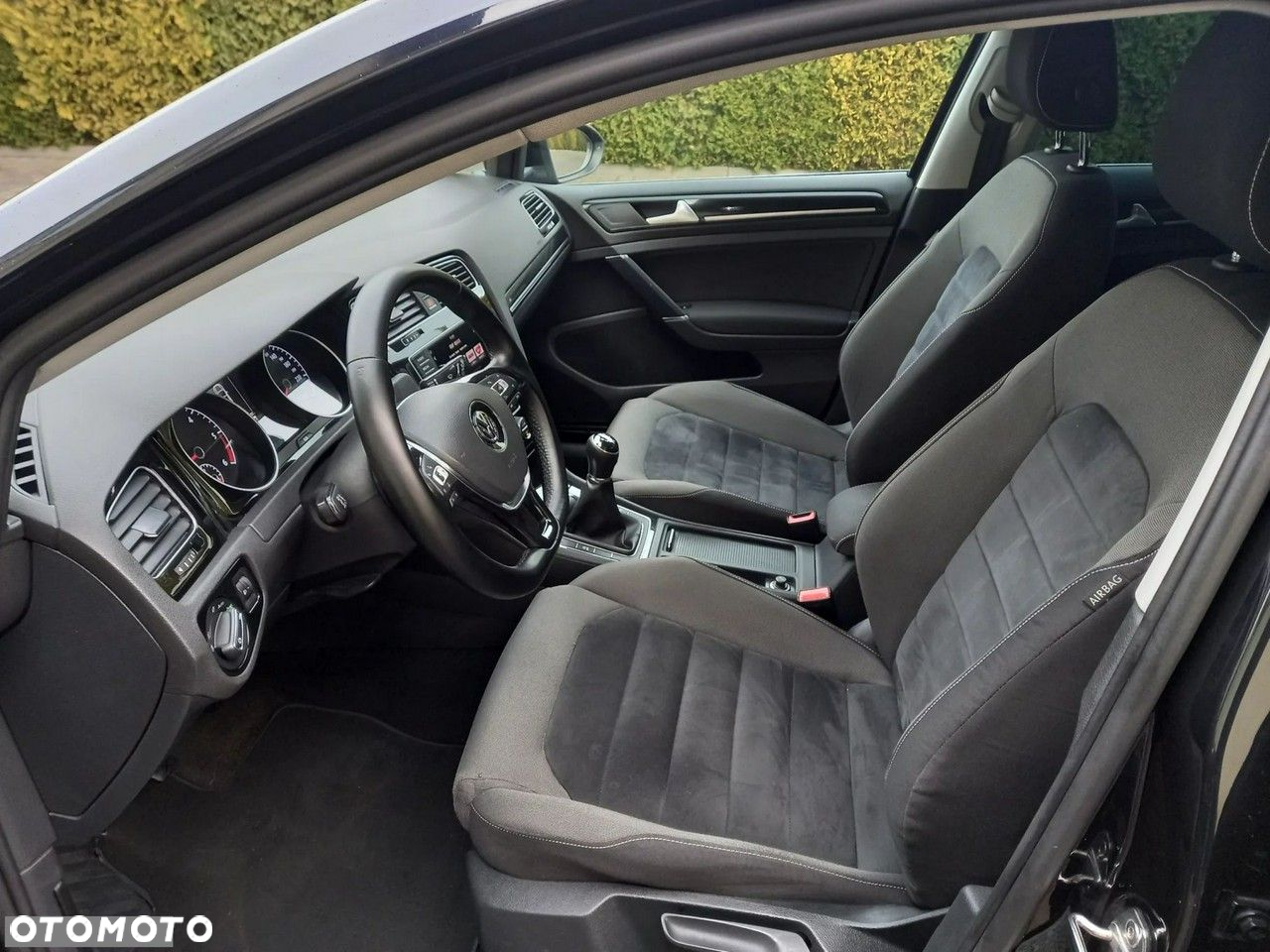Volkswagen Golf VII 1.6 TDI BMT Trendline - 28