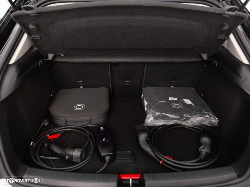 Mercedes-Benz A 250 e - 12