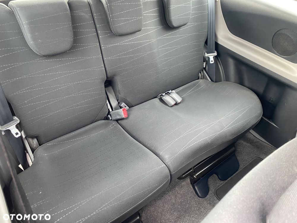 Toyota Yaris - 30