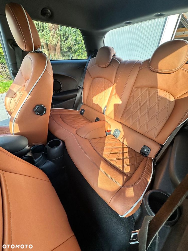 MINI John Cooper Works - 10