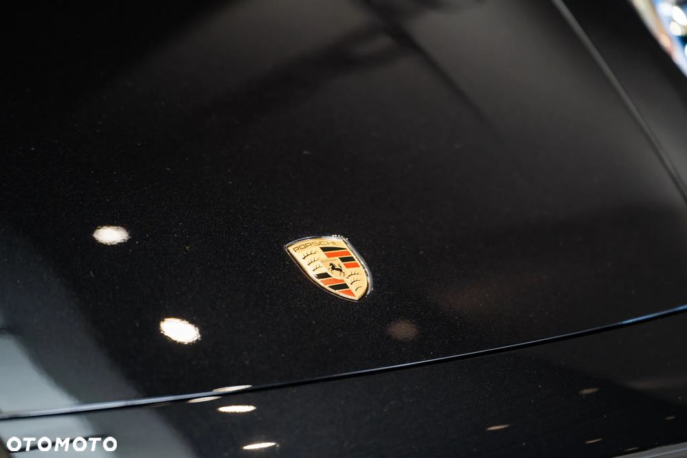 Porsche 911 Carrera - 23