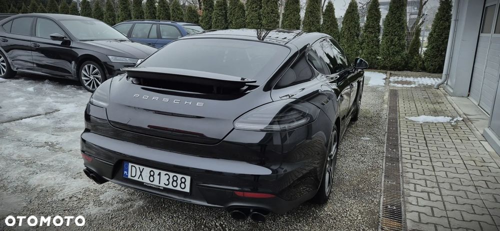 Porsche Panamera Platinum Edition - 16