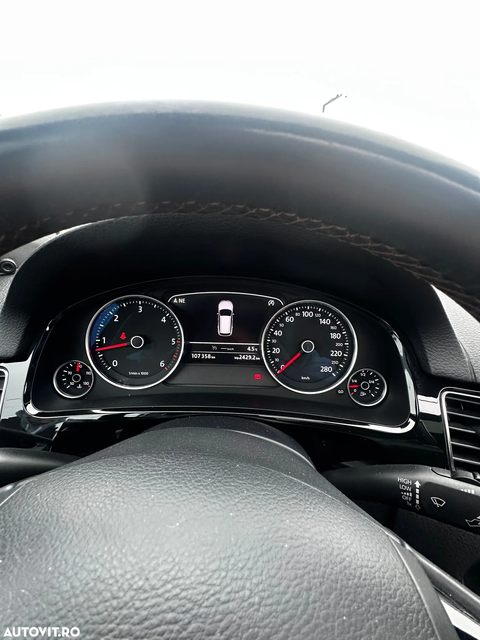 Volkswagen Touareg 3.0 V6 TDI BMT - 26