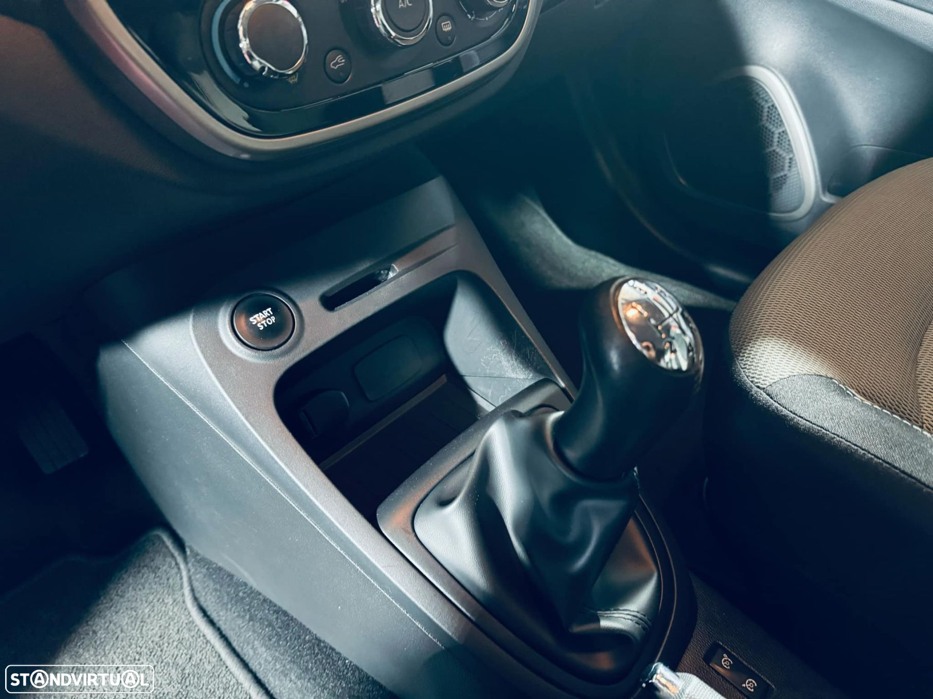 Renault Captur 0.9 TCE Exclusive - 25