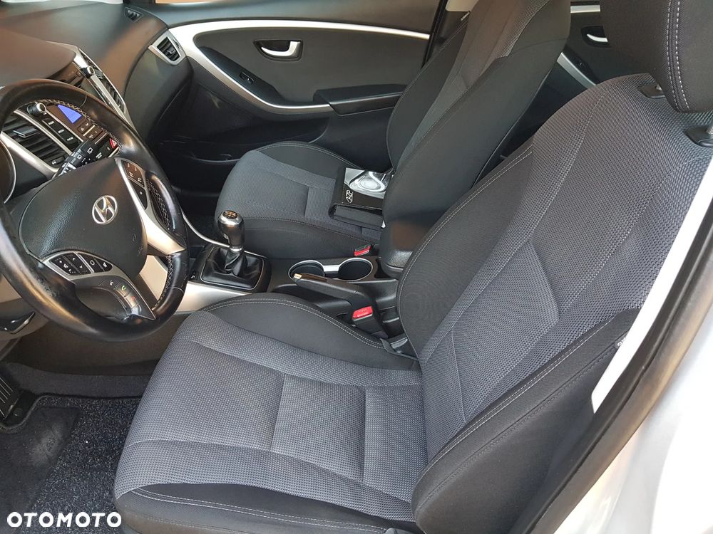Hyundai i30 blue 1.4 YES Silver - 16