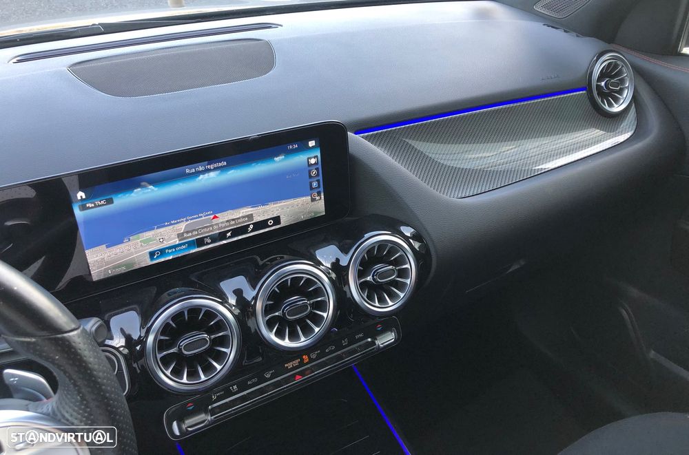 Mercedes-Benz GLA 180 d AMG Line - 23