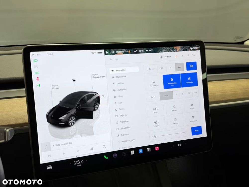 Tesla Model Y Long Range Dual Motor AWD - 11