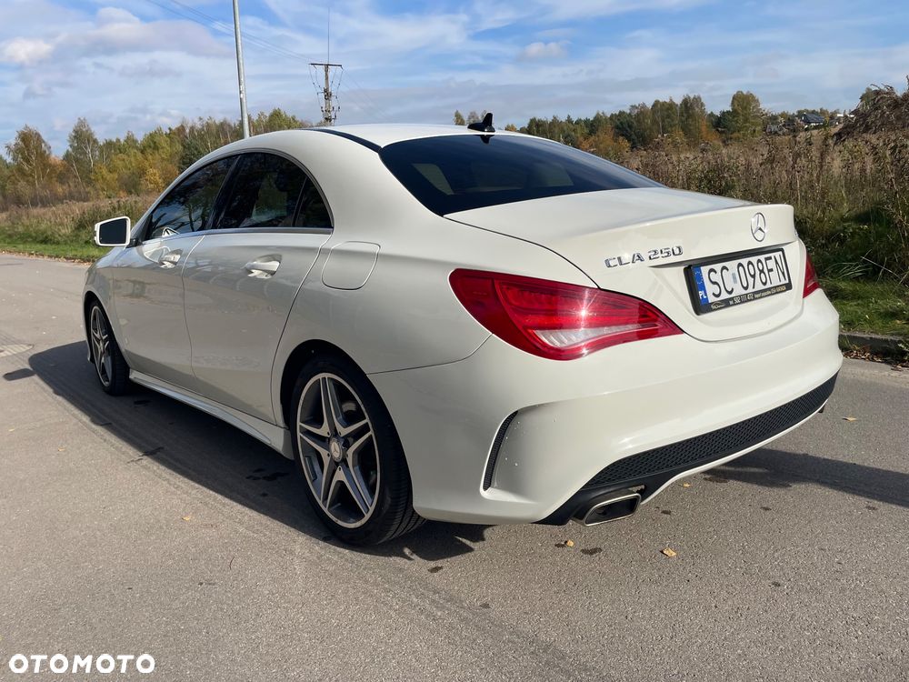 Mercedes-Benz CLA 250 4-Matic AMG Line - 13