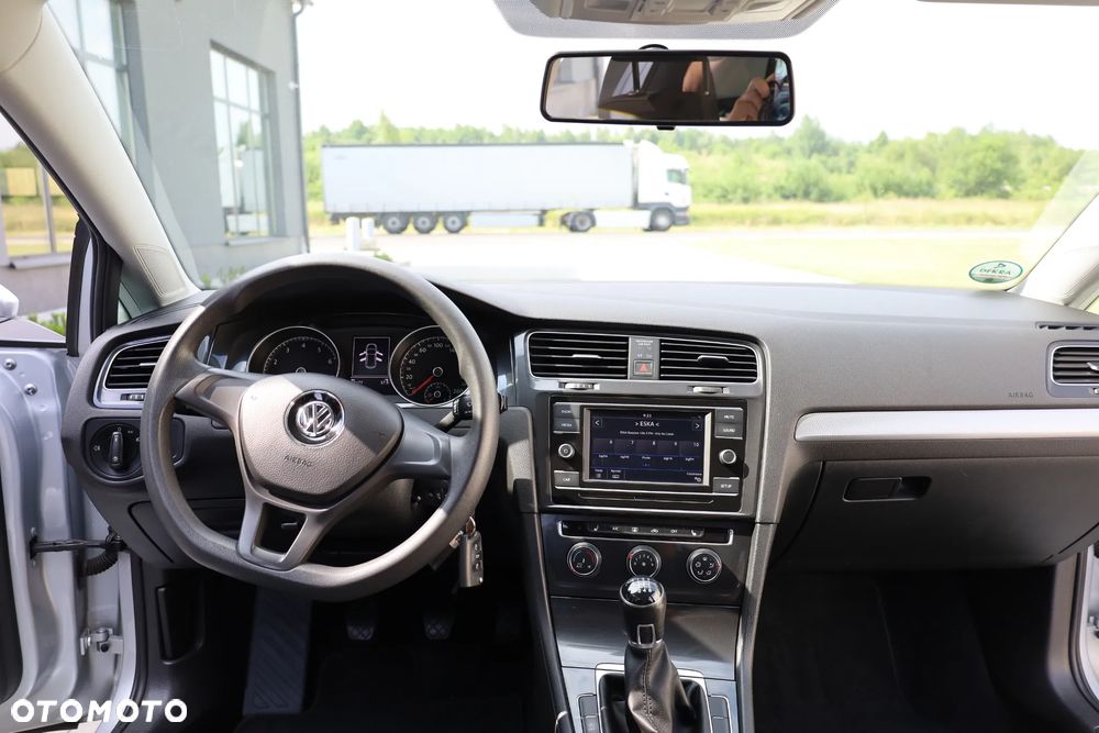 Volkswagen Golf 1.0 TSI (BlueMotion Technology) Comfortline - 23