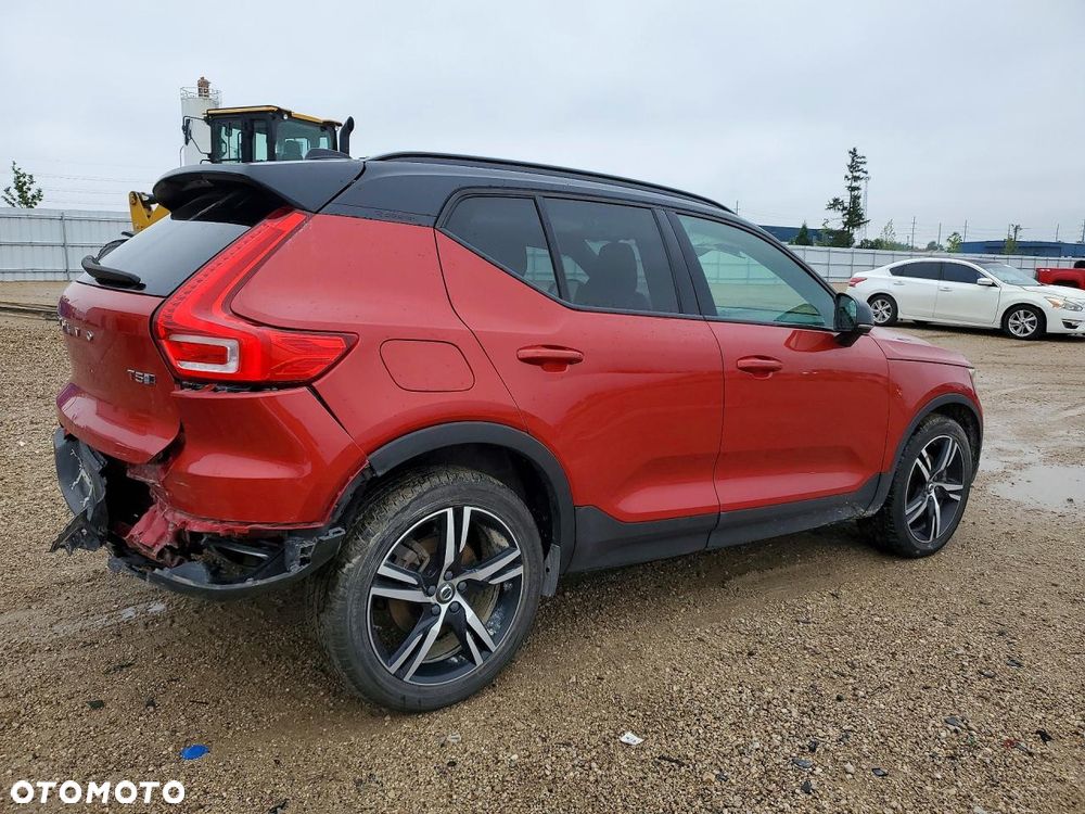 Volvo XC 40 T5 AWD R-Design - 4