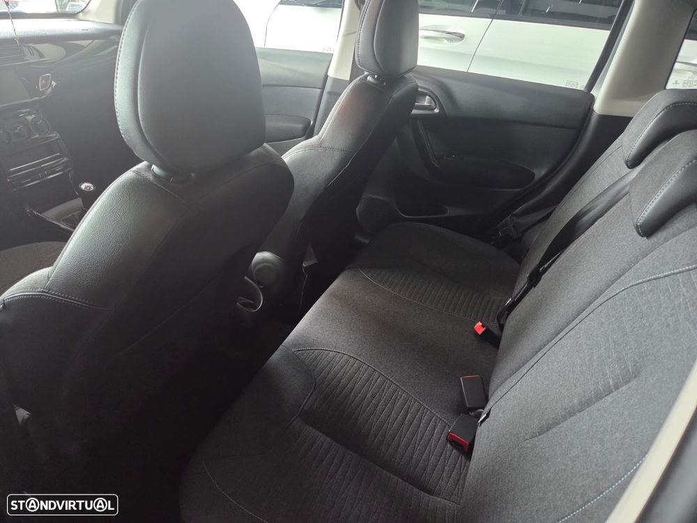 Citroën C3 1.2 PureTech Attraction - 18