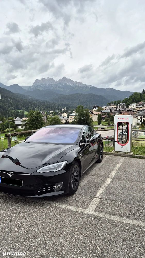 Tesla Model S - 2