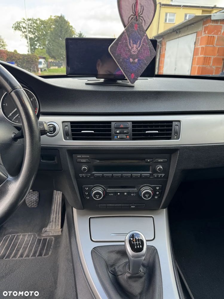 BMW Seria 3 318d - 9