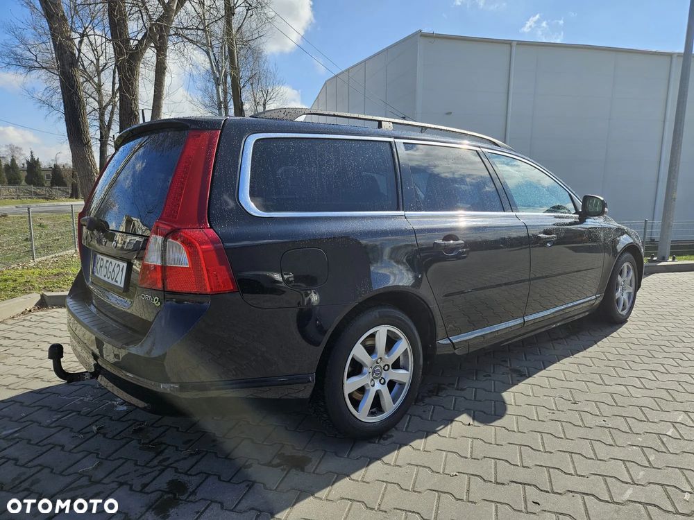 Volvo V70 D2 Momentum - 5