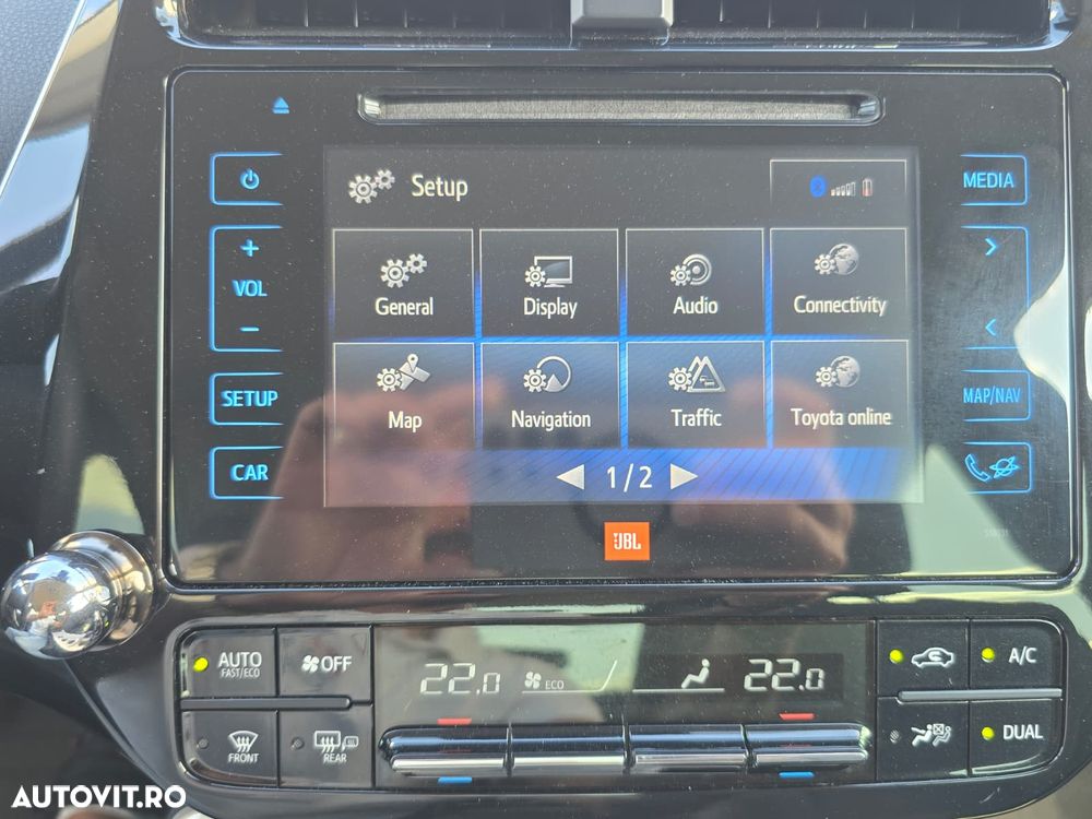 Toyota Prius Hybrid Executive - 12
